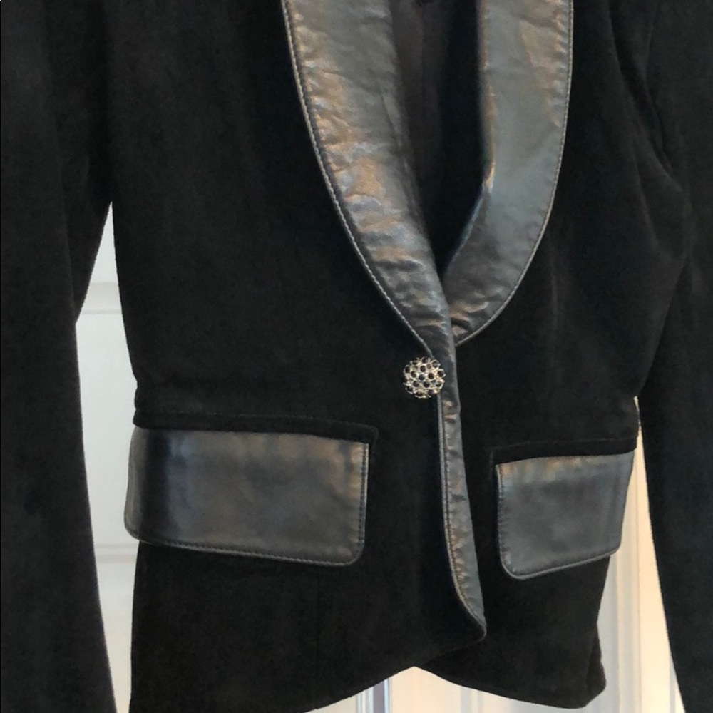 One of a kind💎Michael Hoban women’s blazer